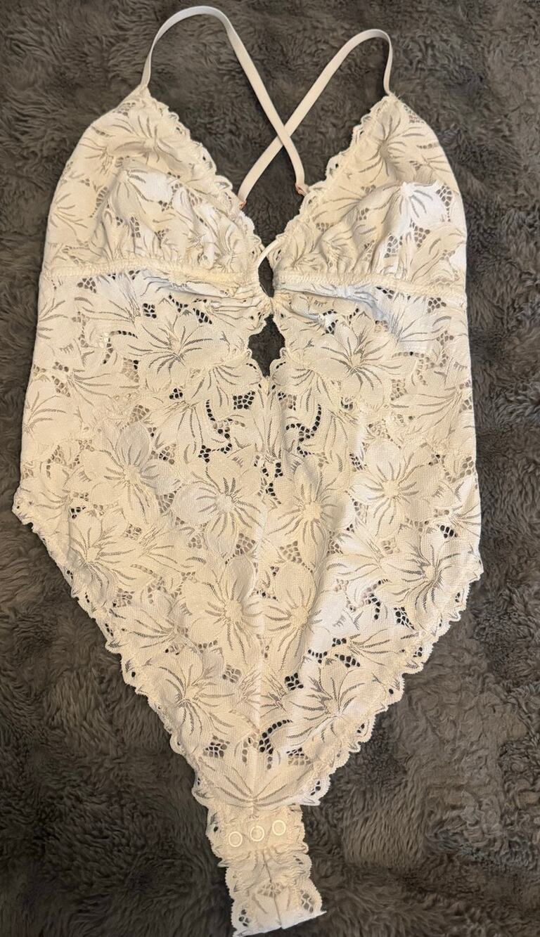 Aerie Women's White Lace Look Bodysuit Sz L Adjustable Strap